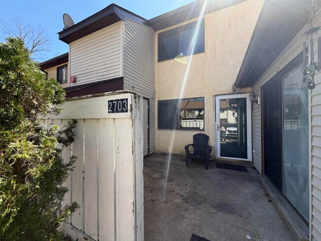 Building Photo - 2703 Mimosa Ct