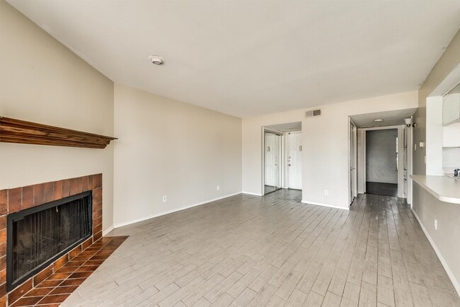 Building Photo - 2505 Wedglea Dr