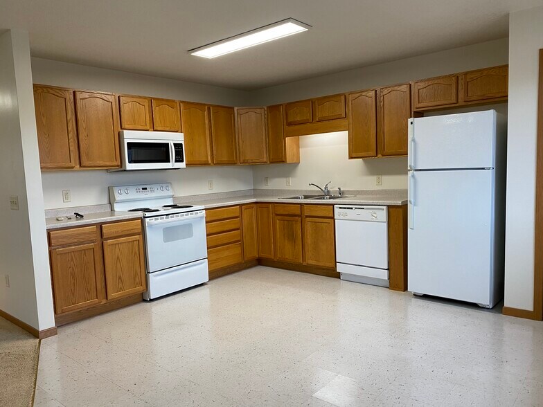 Kitchen - 508 Smith Ave