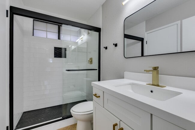 Building Photo - Stunning fully remodeled single-story home