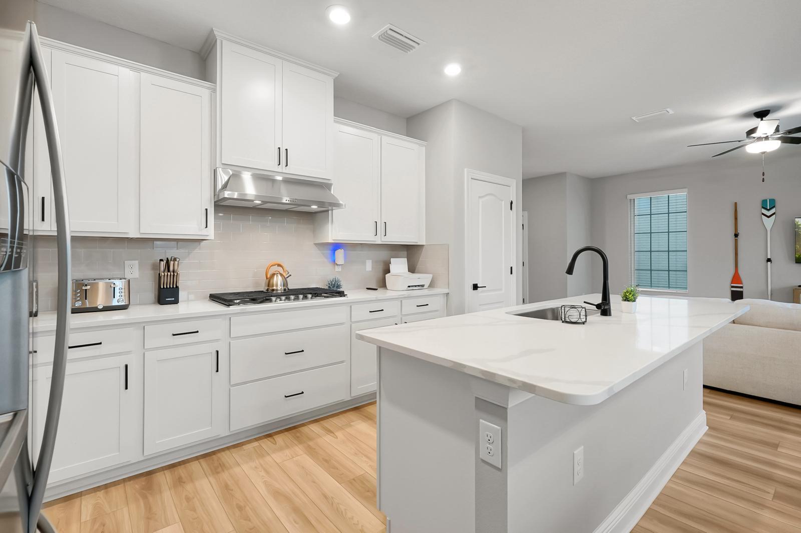 Building Photo - 7692 Somersworth Dr