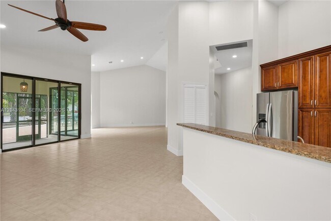 Building Photo - 1087 Deerwood Ln