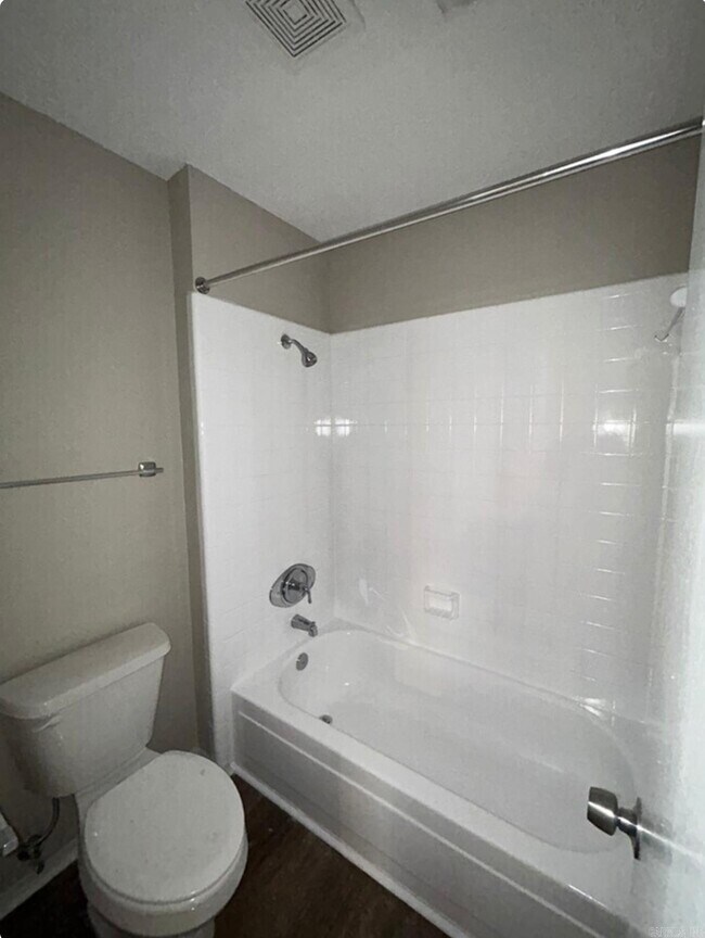 Building Photo - 32 Del Tara Dr