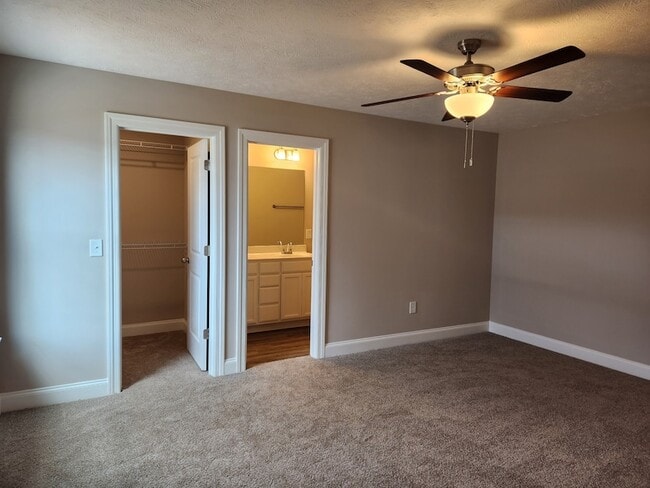 Building Photo - 2853 Vly Farms Dr