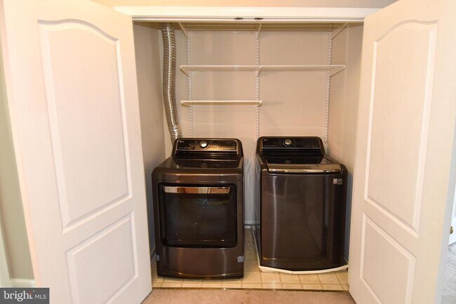 Building Photo - 43265 Morven Square