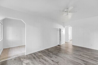 Building Photo - 13410 S Vermont Ave