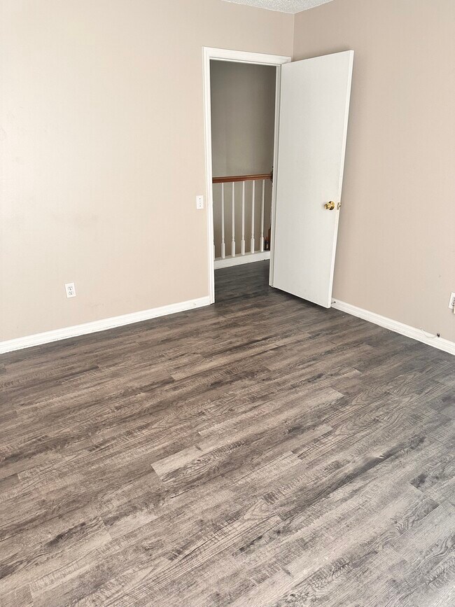 Building Photo - 4104 Oakberry Dr