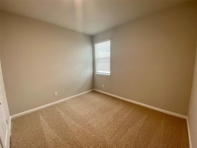 Building Photo - 230 Cherry Laurel Ln