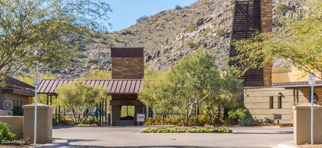 Building Photo - 19987 W Glenrosa Ave