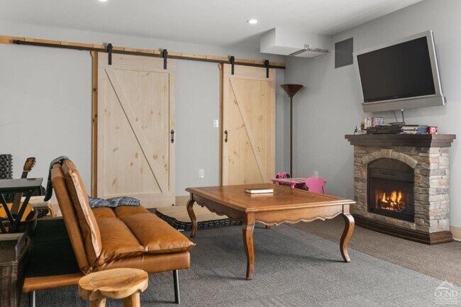 Building Photo - 174 Grove School Rd