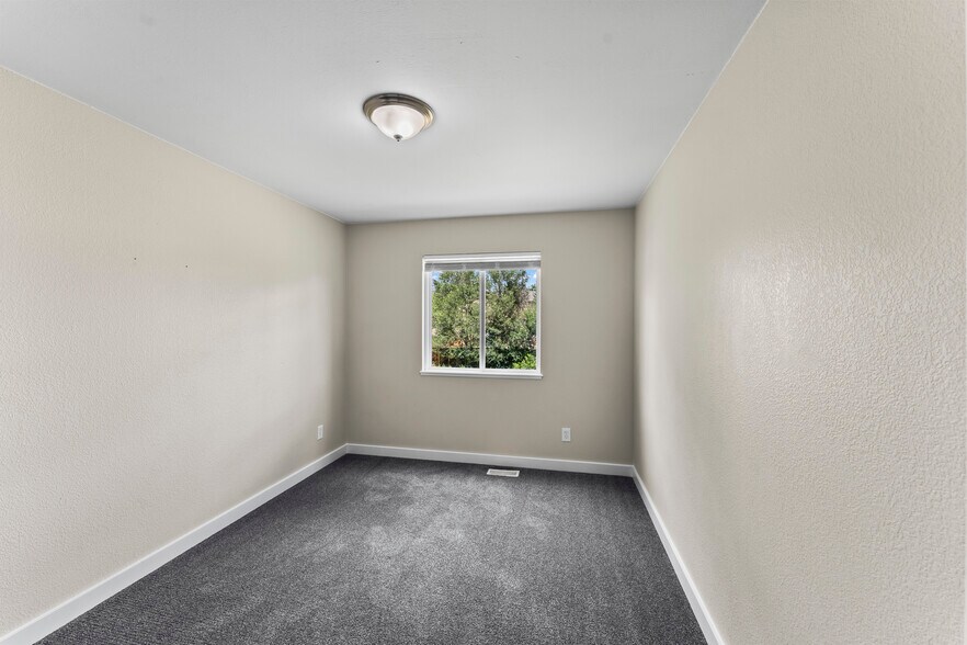 Building Photo - 2155 Woodsong Way