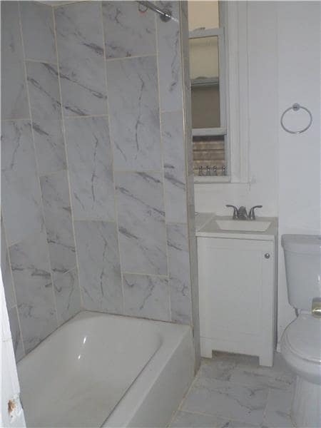 Building Photo - 81 Rose Terrace