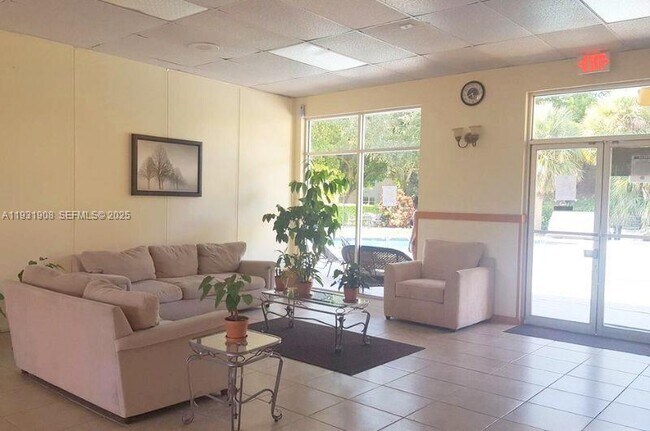 Building Photo - 4314 NW 9th Ave