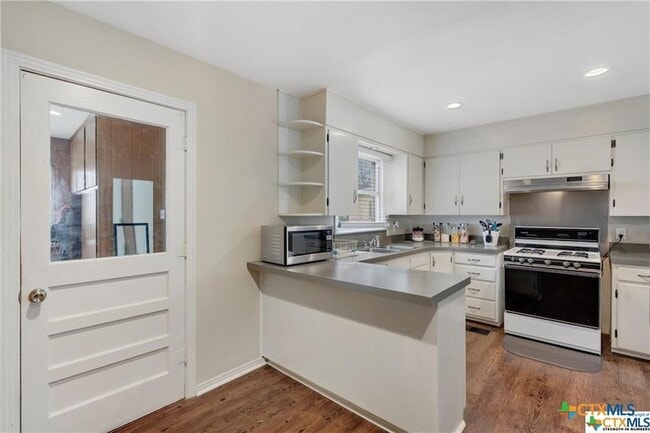 Building Photo - 1902 S 9th St