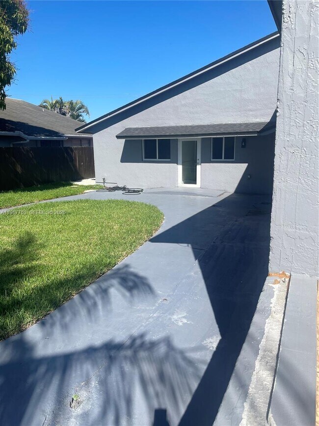 Building Photo - 20700 SW 122nd Ave