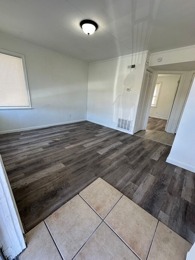 Building Photo - Perfect home right in Midtown