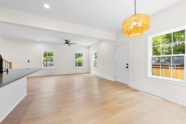 Building Photo - 3420 Tappan Pl
