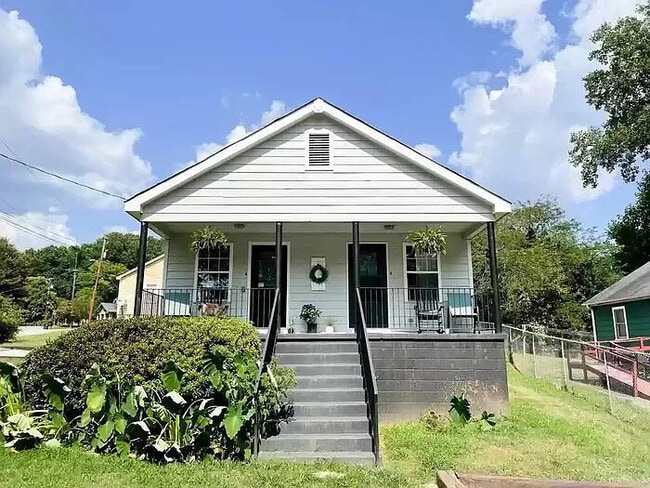 Primary Photo - 1 Bedroom 1 Bathroom Duplex
