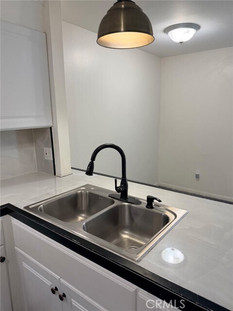 Building Photo - 2200 Cedro Ct