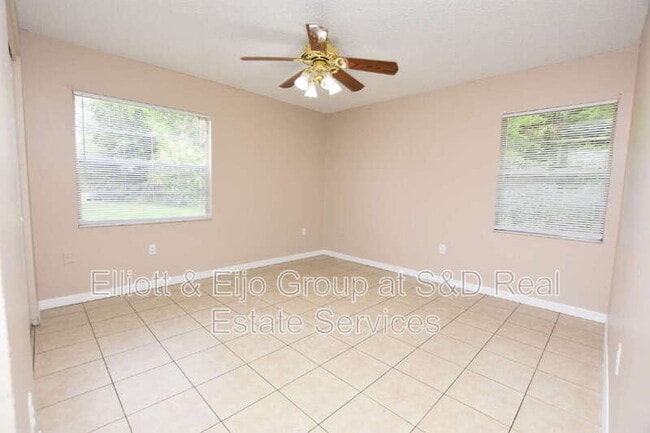 Building Photo - 774 Zella Ln