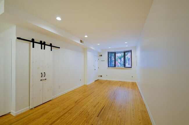 Building Photo - 1771 Swann St NW