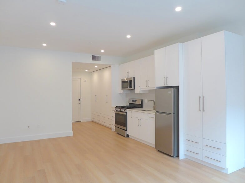 Building Photo - 1112 Harrison Ave