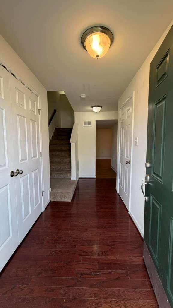 Building Photo - 38 Lombard Ln