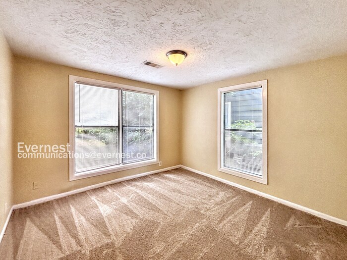 Building Photo - 815 Roosevelt