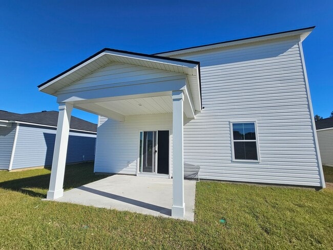 Building Photo - Waterfall Villages - 5 Bedroom- 2.5 Bath