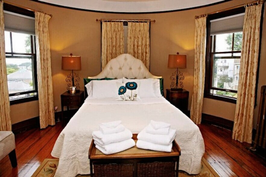 Building Photo - 14 Peverell St