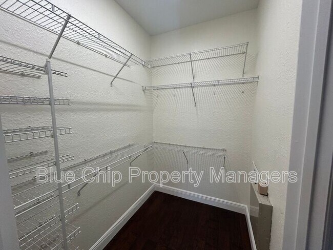 Building Photo - 6402 Cava Alta Dr