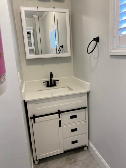 Building Photo - 8 Harrison Ave