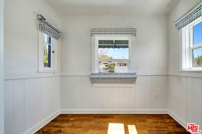 Building Photo - 10509 Wilsey Ave