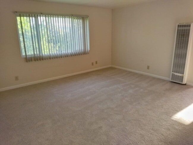 Building Photo - 2131 Stanton Ave