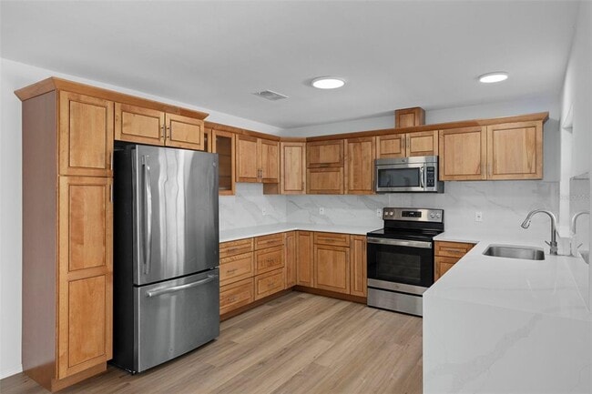 Building Photo - 9910 Island Harbor Dr