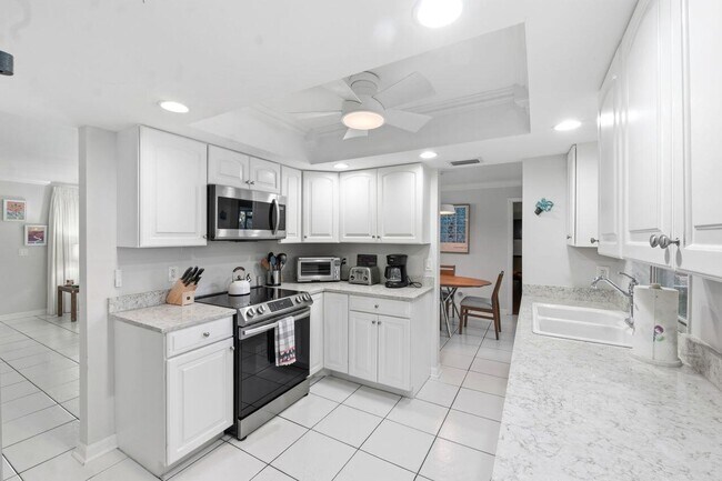 Building Photo - 6372 Sleepy Willow Way