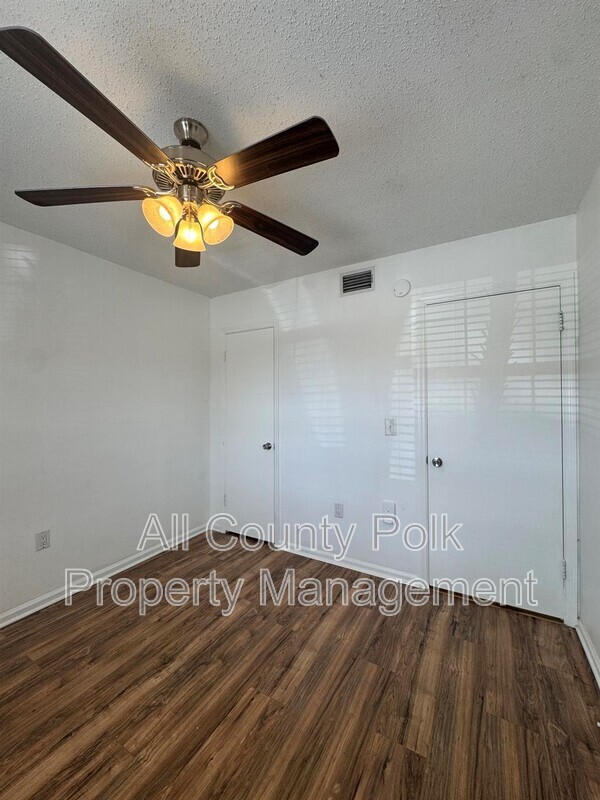 Building Photo - 1920 E Edgewood Dr