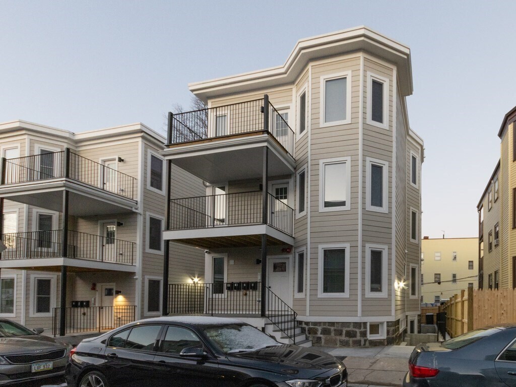 Building Photo - 5 Tovar St