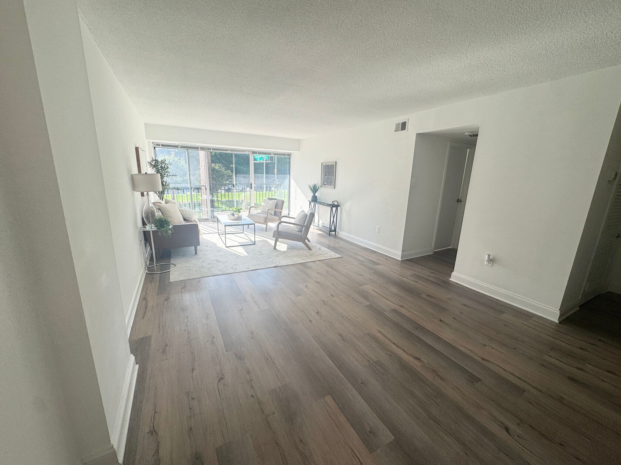 Building Photo - 1300 Army Navy Dr