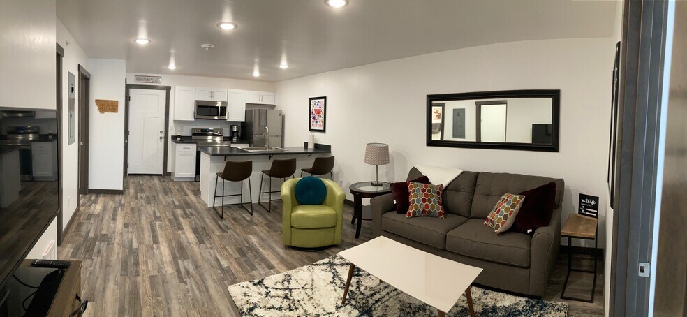 Building Photo - 89 Village Dr