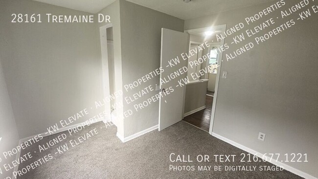 Building Photo - 28161 Tremaine Dr