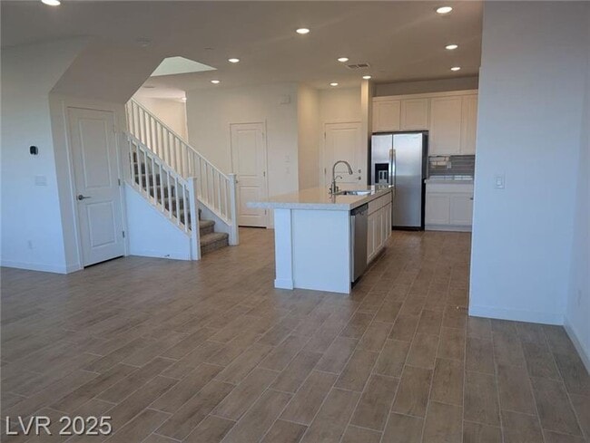 Building Photo - 246 Kobuk Ave