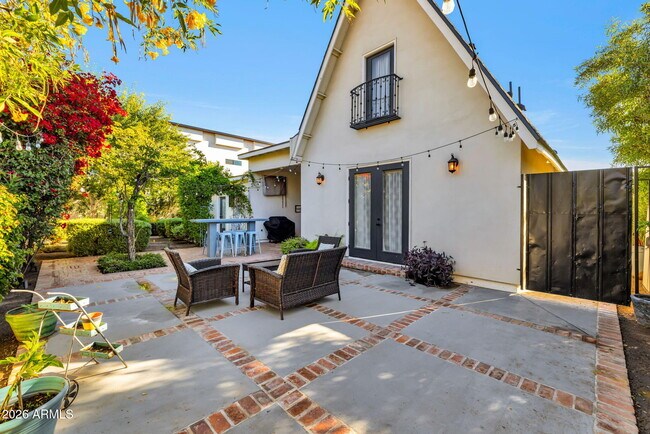 Building Photo - 4402 E Turney Ave