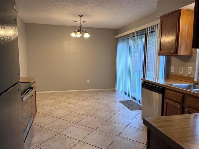 Building Photo - 2406 Bentley Dr