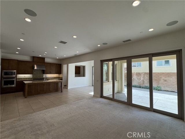 Building Photo - 66 Diamond Flats