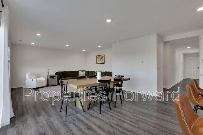 Building Photo - 11 Walnut St