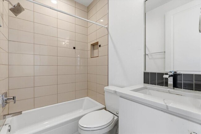 Building Photo - 1114 Walton Ln