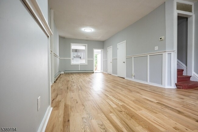 Building Photo - 122 3rd Ave