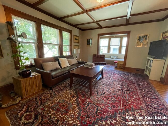 Building Photo - 62 Newport St