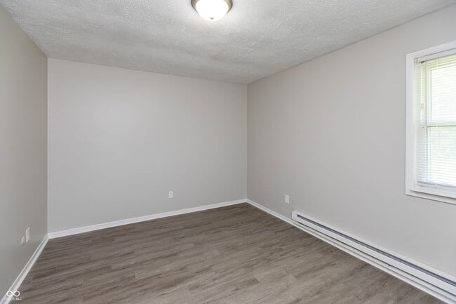 Building Photo - 9410 Meadowlark Dr